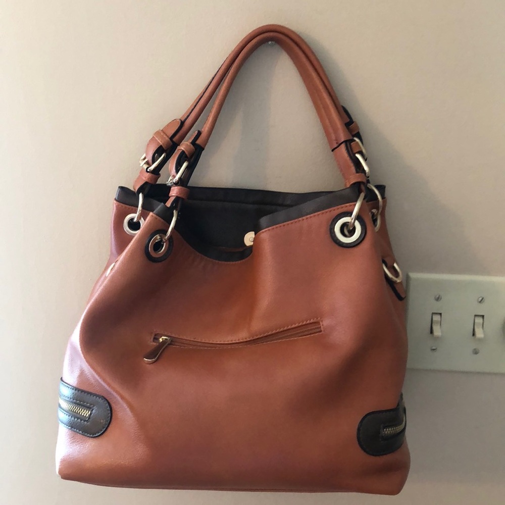 Brown shoulder bag 11Lx16W